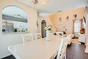 9 Mi to Beach: Peaceful Riverview Home w/ Patio