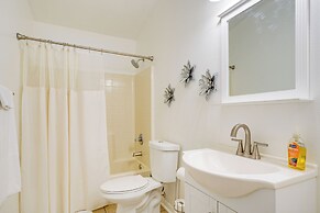 9 Mi to Beach: Peaceful Riverview Home w/ Patio