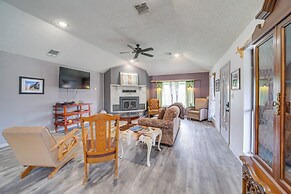 Outdoorsy Getaway Near Atoka: Hunt, Fish & Relax!