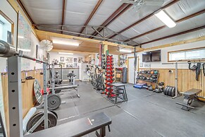 Hunt, Fish & Enjoy the Outdoors: Rural Atoka Home