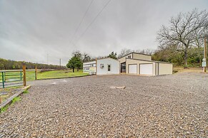 Hunt, Fish & Enjoy the Outdoors: Rural Atoka Home