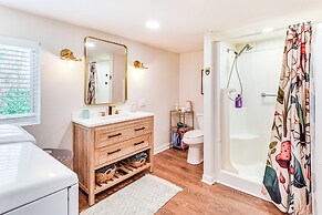 Bike, Hike & Unwind at Doodle Trailside Retreat