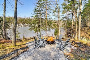 Cumberland Lake Retreat: Furnished Deck & Grill!
