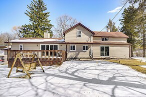 2 Mi to Road America: Pet-friendly Duplex!