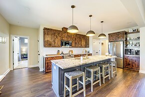 Gated Community w/ Perks: North Carolina Hideaway