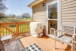 5 Mi to Dtwn Fredericksburg: Family Gem w/ Yard