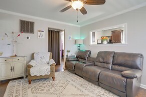 5 Mi to Dtwn Fredericksburg: Family Gem w/ Yard