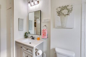 Half-mi to Dtwn Lufkin: Charming & Spacious Home!