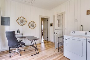 Half-mi to Dtwn Lufkin: Charming & Spacious Home!