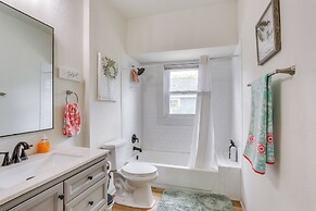 Half-mi to Dtwn Lufkin: Charming & Spacious Home!