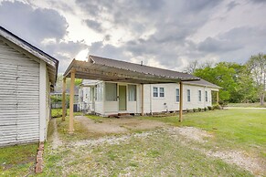 Half-mi to Dtwn Lufkin: Charming & Spacious Home!