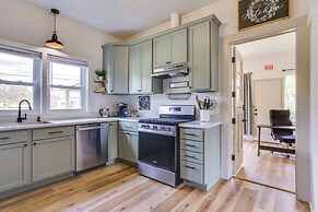 Half-mi to Dtwn Lufkin: Charming & Spacious Home!