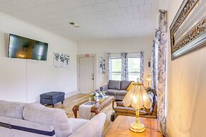 Half-mi to Dtwn Lufkin: Charming & Spacious Home!