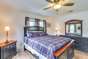 Half-mi to Dtwn Lufkin: Charming & Spacious Home!