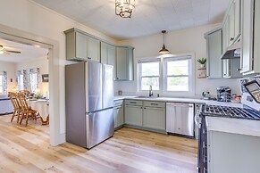 Half-mi to Dtwn Lufkin: Charming & Spacious Home!