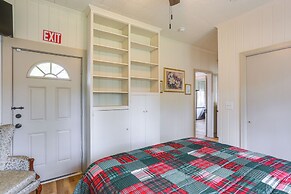 Half-mi to Dtwn Lufkin: Charming & Spacious Home!