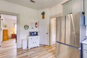 Half-mi to Dtwn Lufkin: Charming & Spacious Home!