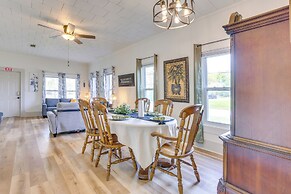 Half-mi to Dtwn Lufkin: Charming & Spacious Home!