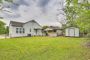 Half-mi to Dtwn Lufkin: Charming & Spacious Home!