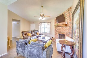 6 Mi to Ellen Trout Zoo: Family Home w/ Yard!