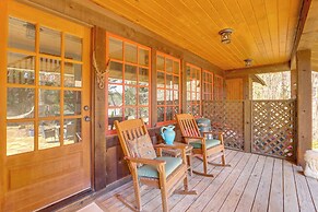Dock, Canoe & Patio: Lakeside Cottage in Alabama