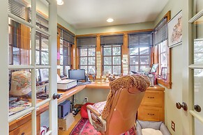 Dock, Canoe & Patio: Lakeside Cottage in Alabama