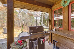 Dock, Canoe & Patio: Lakeside Cottage in Alabama