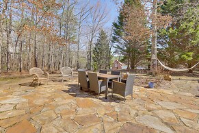 Dock, Canoe & Patio: Lakeside Cottage in Alabama