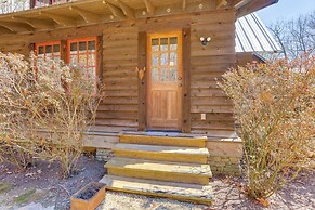 Dock, Canoe & Patio: Lakeside Cottage in Alabama