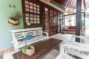 Bz10 Casa 4 suítes em condomínio clube