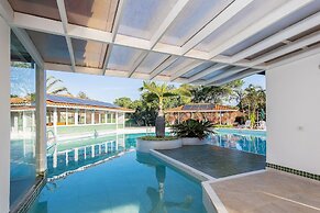 Bz10 Casa 4 suítes em condomínio clube