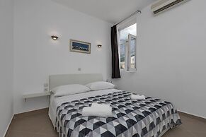 Apartment Petar with terrace