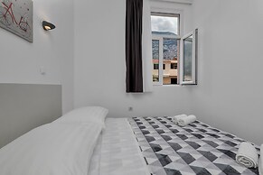 Apartment Petar with terrace