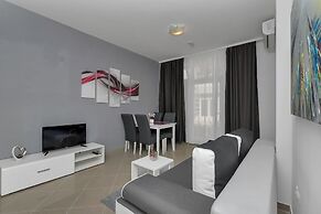 Apartment Petar with terrace