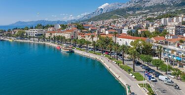 Apartment Petar with terrace