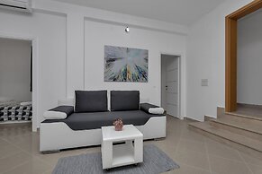 Apartment Petar with terrace