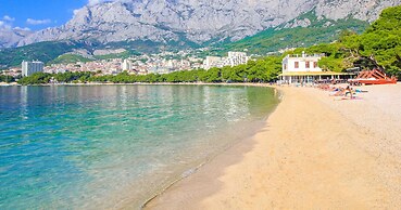 Apartment Petar with terrace