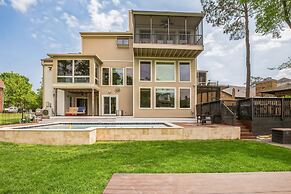 Lakefront Retreat With Private Pool, Hot Tub And Dock 4 Bedroom Home