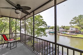 Lakefront Retreat With Private Pool, Hot Tub And Dock 4 Bedroom Home