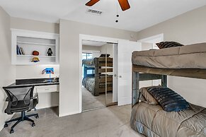 Lakefront Retreat With Private Pool, Hot Tub And Dock 4 Bedroom Home