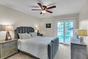 Lakefront Retreat With Private Pool, Hot Tub And Dock 4 Bedroom Home