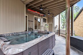 Lakefront Retreat With Private Pool, Hot Tub And Dock 4 Bedroom Home