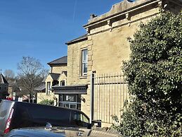 1Br Sheffield Stay - Private, Secure, Free Parking