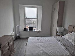 1Br Sheffield Stay - Private, Secure, Free Parking