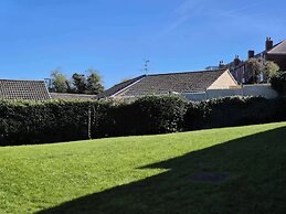 1Br Sheffield Stay - Private, Secure, Free Parking