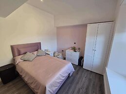 1Br Sheffield Stay - Private, Secure, Free Parking