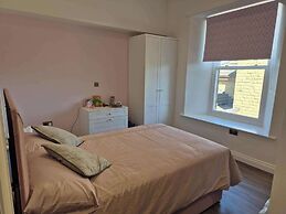 1Br Sheffield Stay - Private, Secure, Free Parking
