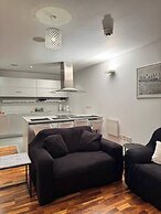 2 Bedrooms - Sleeps 4 - Parking - Petok