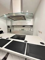 2 Bedrooms - Sleeps 4 - Parking - Petok