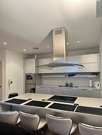 2 Bedrooms - Sleeps 4 - Parking - Petok